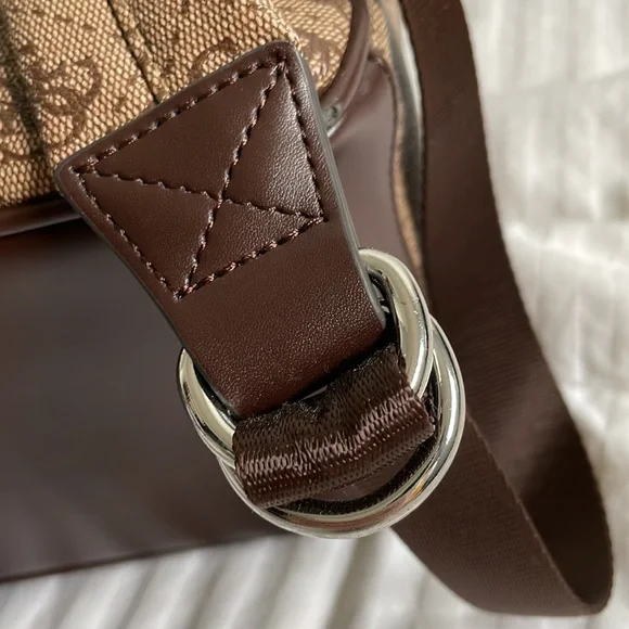 Guess Kevin Logo-Print Backpack - Picture 4 of 9